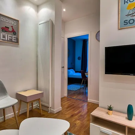 Chateaubriand - Champs Elysees 6p Apartment