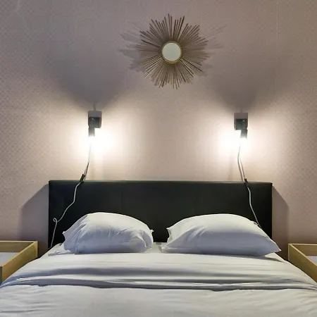 Apartment Chateaubriand - Champs Elysees 6p Paris